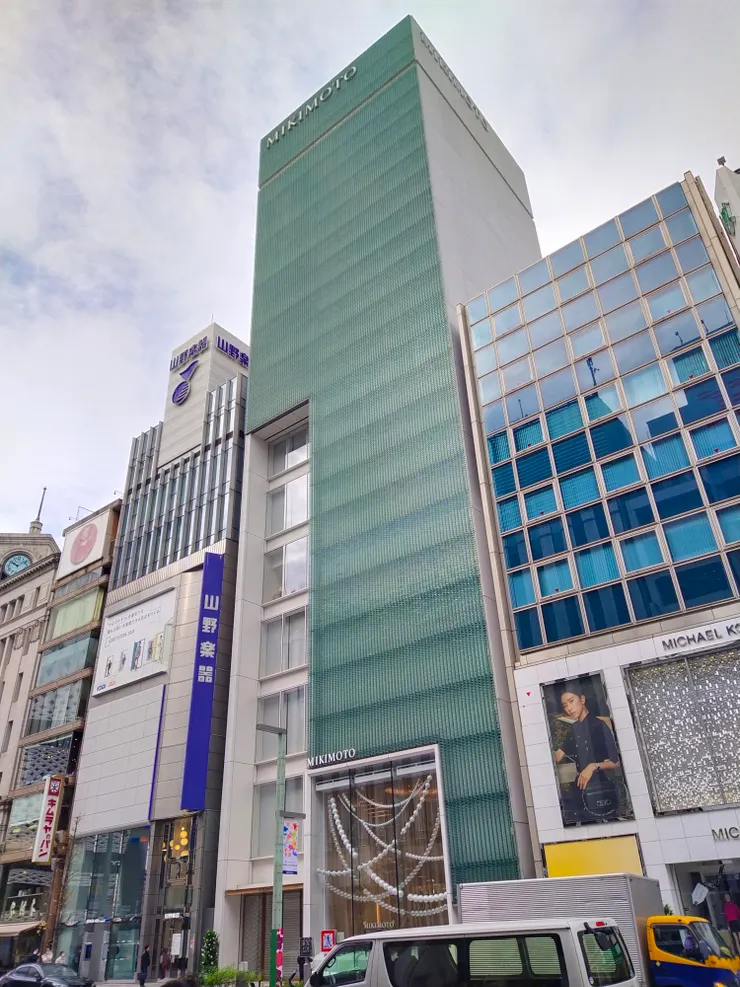 珠寶品牌外觀簡約