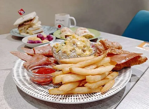新竹早午餐推薦：歐浮找餐是最美好的陪伴。 歐浮找餐東南店/德