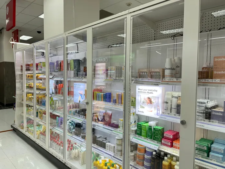 大賣場為防範零元購而上鎖的生活用品