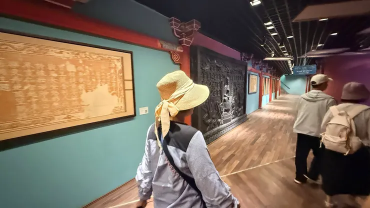 走地下道到遊船碼頭