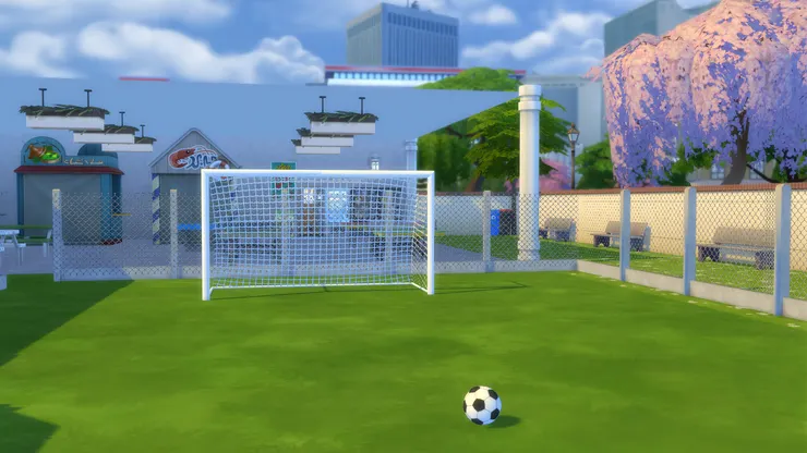 總覺得這顆球很孤獨，等著人來踢。