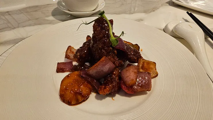 這是關廟鳳梨咕咾肉