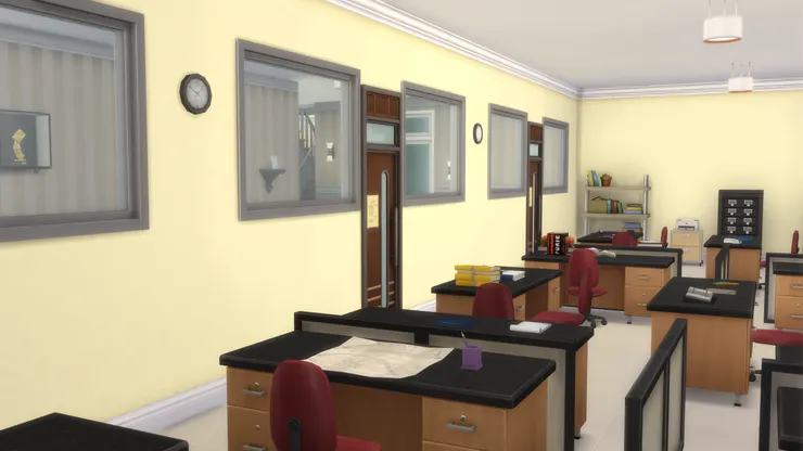 因為房間太大，有幾扇門很合理。事實上這也是幾個房間打通的。