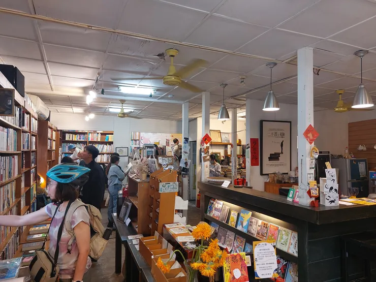 時光二手書店 / 資料來源：林鴻鈞@並木居