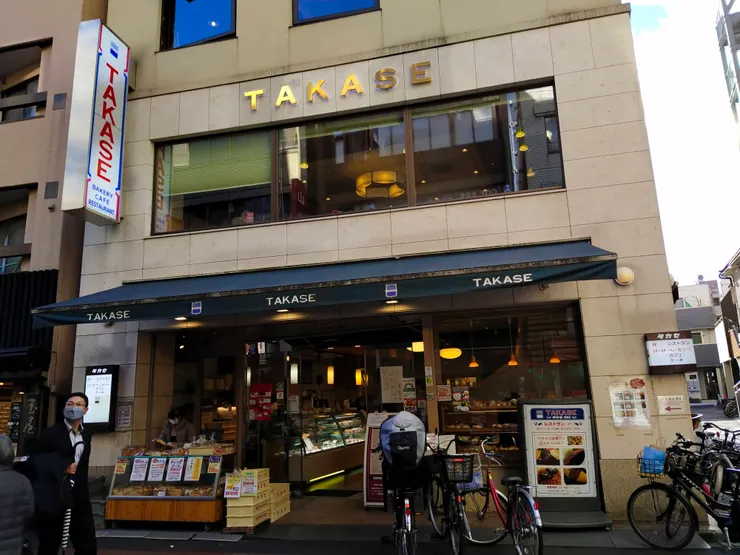 商店街中看到一家老字號的店家