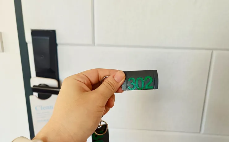 磁扣感應,輕巧方便