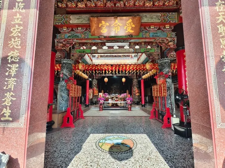 建築為三川殿格局（圖片截圖於網路）