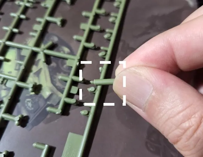 長度自己抓，能套住輪子就好，太長也沒關係，在修剪就好