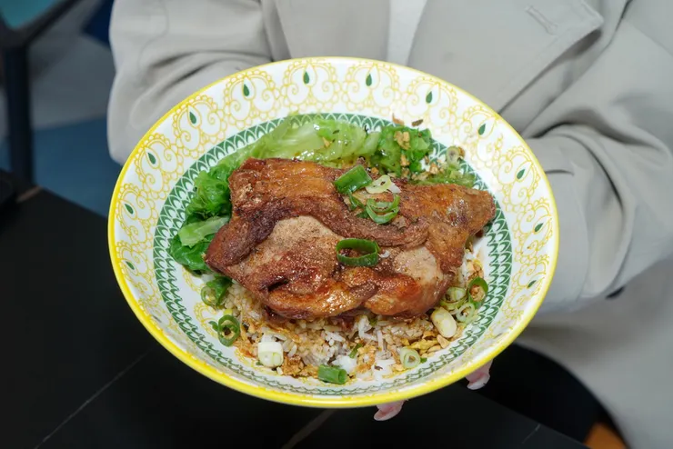 高雄楠梓智勝所香港餐廳:香港簡餐,道地港味一吃就愛上!麻辣肉