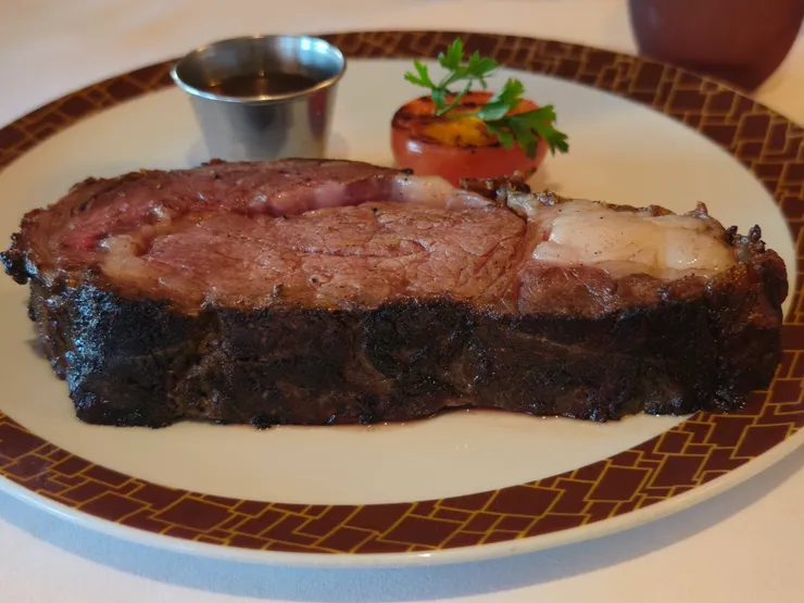 烤得相當好的肋眼牛排,可惜這次肉裡居然有筋