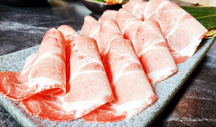 桃園青埔美食【怎麻辣頂級鴛鴦火鍋】麻辣鍋推薦