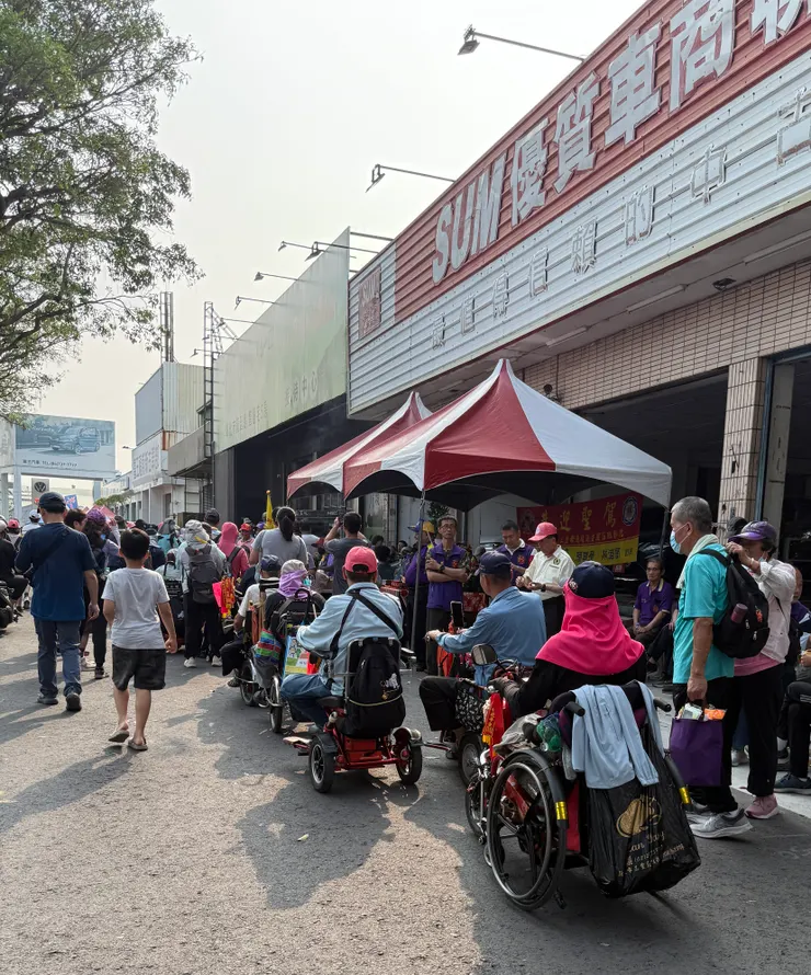 輪椅也可以走媽祖