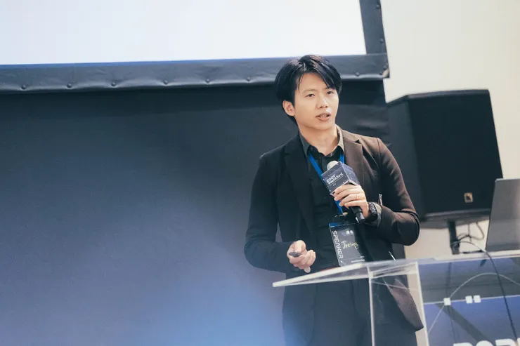 鈦坦科技技術經理蕭晊莛（Jrting）於 WebConf 2025 議程中，分享 AI Agent 導入 DevOps 團隊的實務觀察。