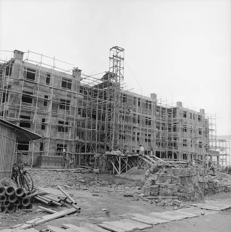 圖7 臺北都會區以大量紅磚興建樓房 案名：1965農復會照片 檔號：0054/0012/1 來源機關：行政院新聞局 管有機關：國家發展委員會檔案管理局