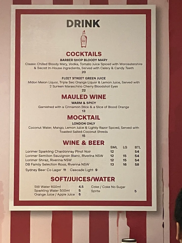 菜單隨著演出的劇碼變換設計