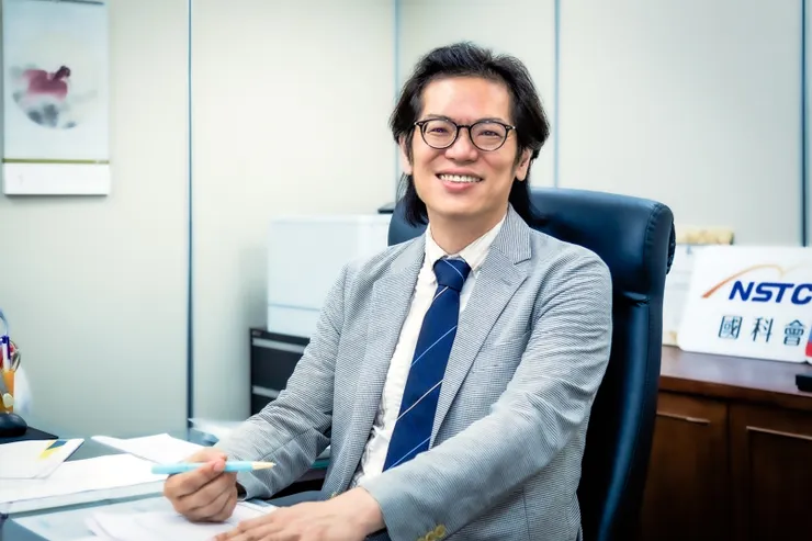 圖說：在以往做實驗的過程中，每當新的想法跟需求出現時，國科會副主委陳炳宇發現最終關鍵在於「人」的期待和想像。（資料來源：人物誌）