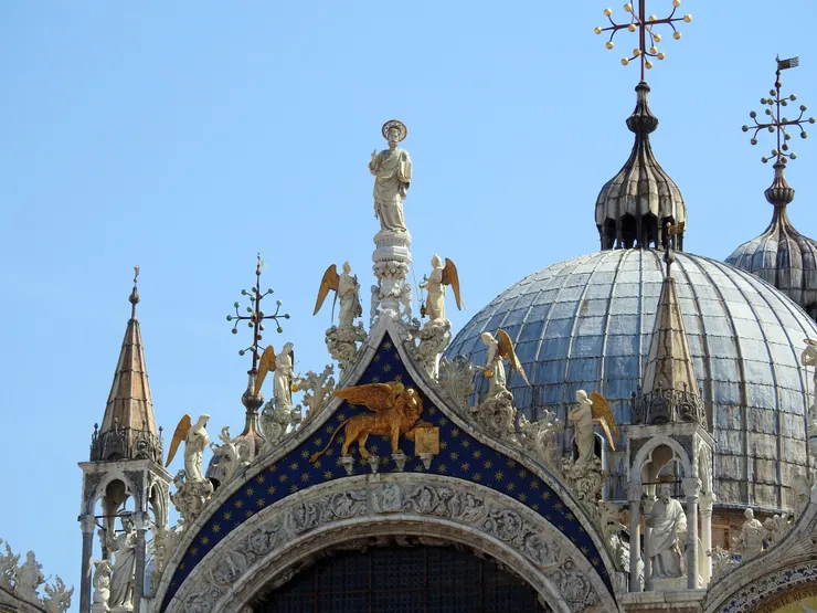 聖馬爾谷聖殿宗主教座堂上的聖馬可飛獅