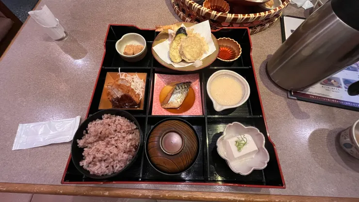 豐盛划算的定食 @ Kanzashichaya Ionmoruayagawaten,位於永旺夢樂城綾川商場內