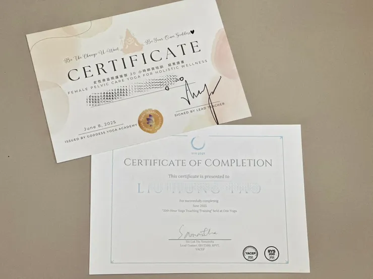 今年6月拿到的兩張瑜珈證照