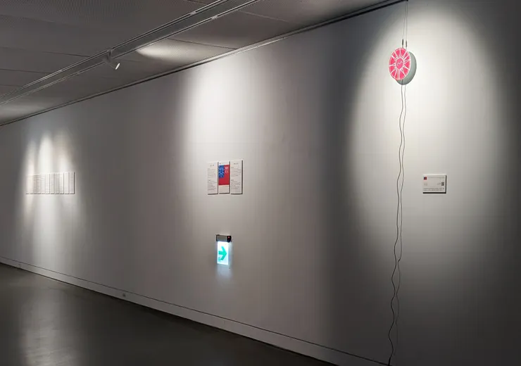 一紙宇宙，在後人類世中尋求普世契約的「中道」光譜論。