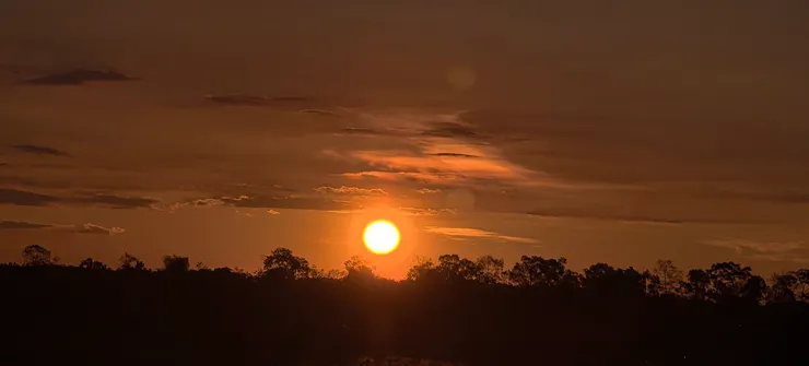 手機在桔井省 ខេត្តក្រចេះ拍攝到的日出