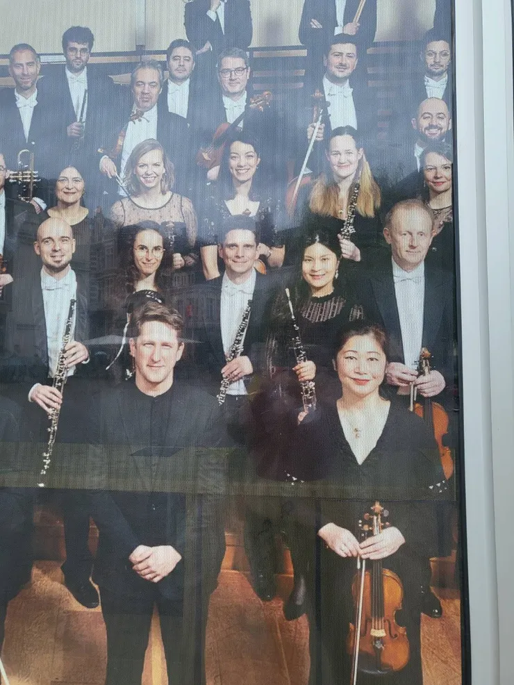 法國里爾國家交響樂團目前有兩位台灣團員，分別是台灣英國管首席呂淇華和低音提琴團員何怡青。