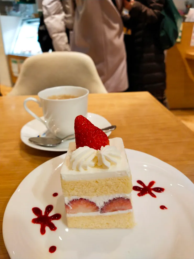 簡單又美味，難怪這家蛋糕這麼有名