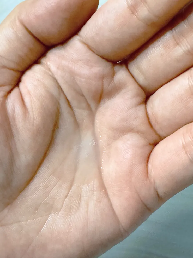 精華液(小MO瓶)的質地