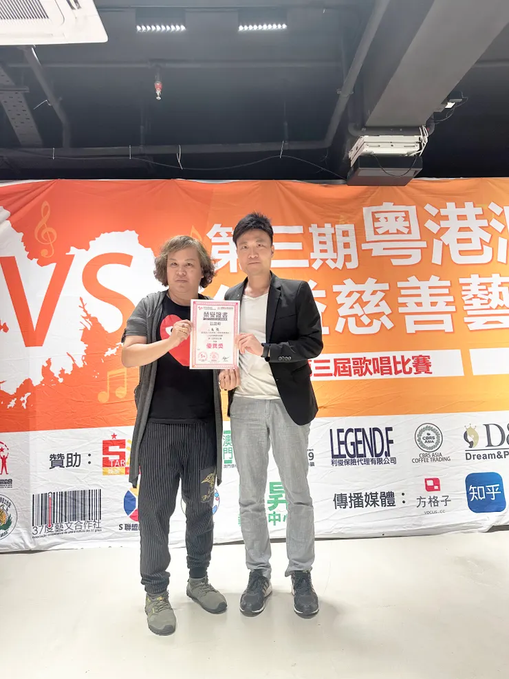 優異獎：江廣龍(右)