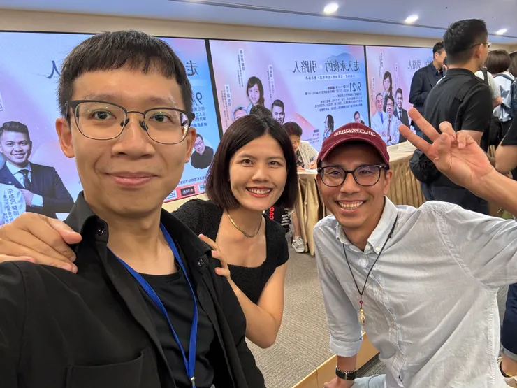 左懿霆,中我,右如山