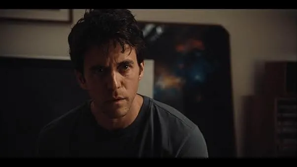 克萊夫其實挺帥的