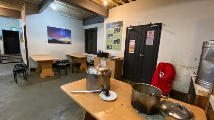 排雲山莊｜餐廳｜打飯區