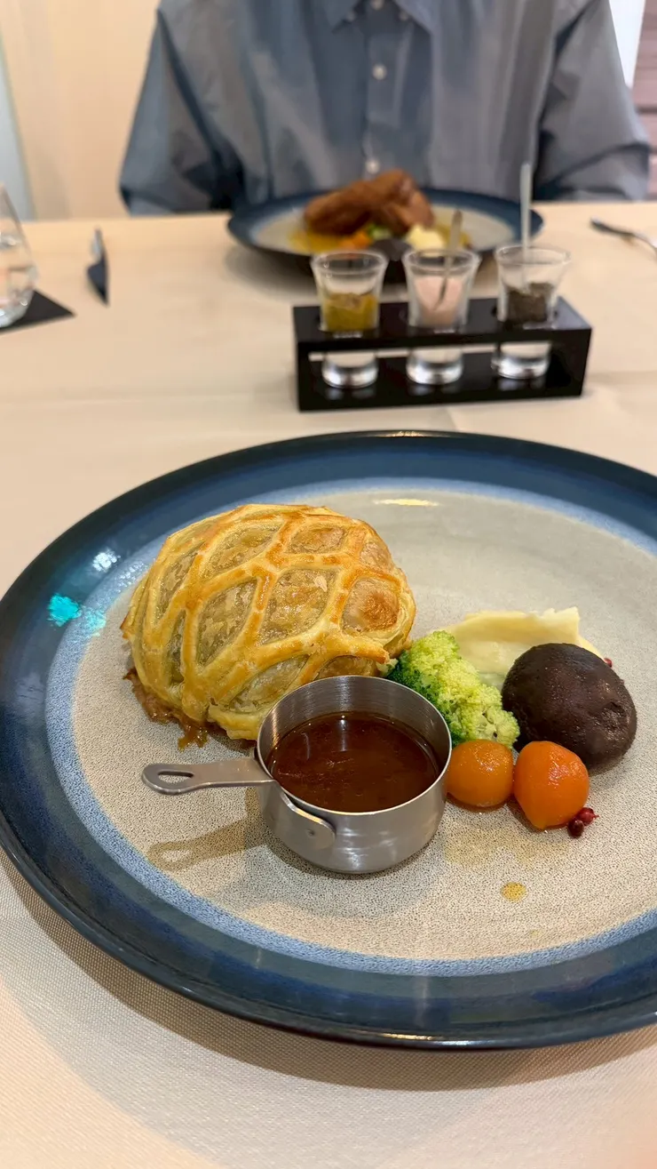 主餐——威靈頓菲力牛排