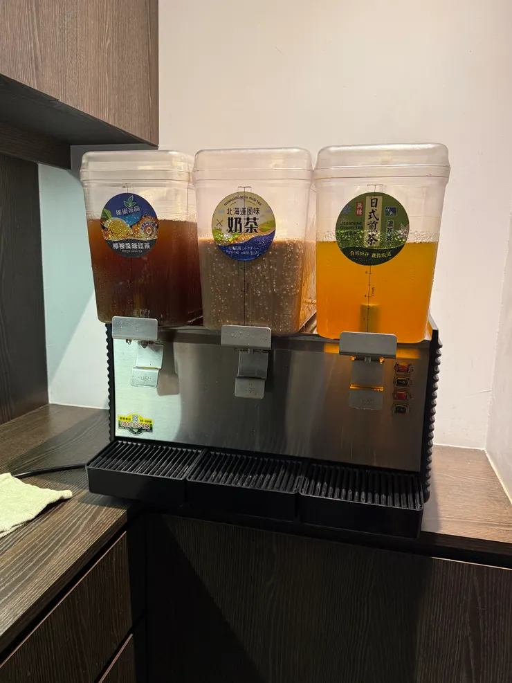 免費飲品有三種可以無限喝