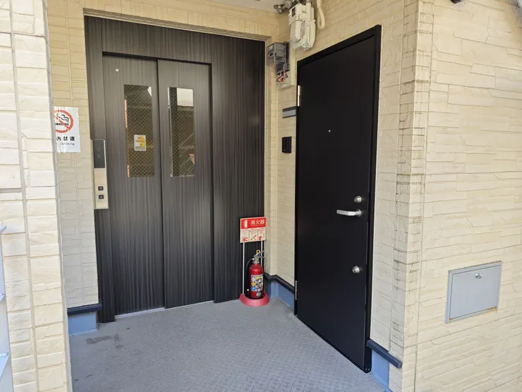 這6天大阪住宿房間201室的門口