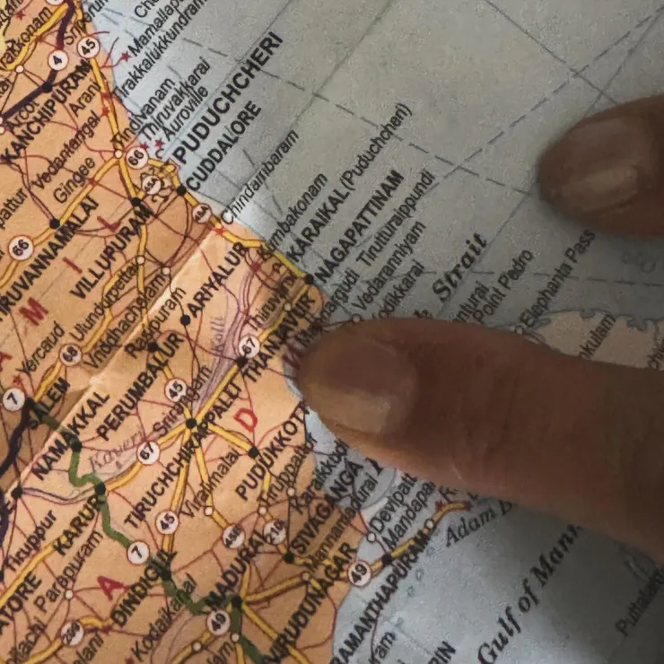 叔叔說要帶我們去印度東邊玩