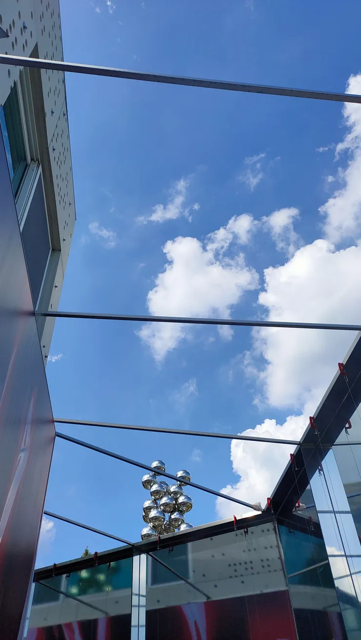 戶外展區可以看到三星美術館的地標。