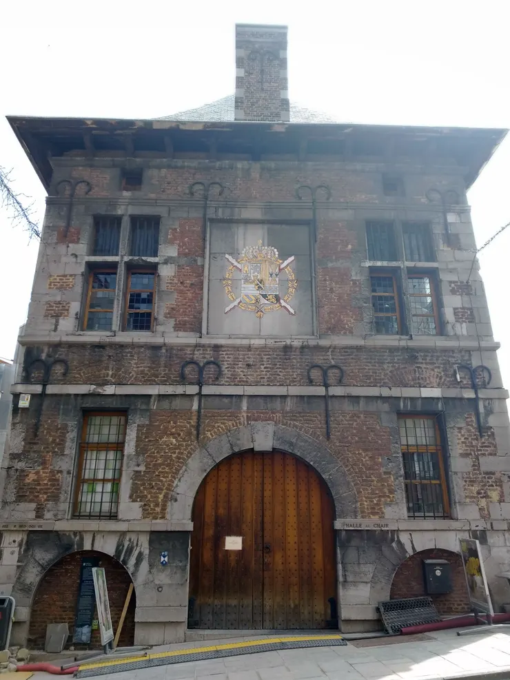 不時能看到這樣的老建築