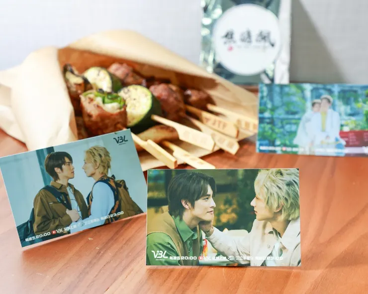 圖說:粉絲們為了蒐集整套喜愛的大熱CP小卡,不斷回訪焦糖楓,也增加不少「糖粉」。(資料來源:焦糖楓)