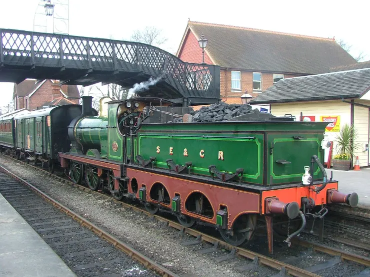 65 SECR O1 class 2 加裝煤水車的蒸氣機車 圖源:Flickr