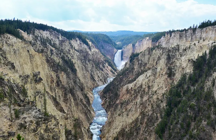 Lower Fall／黃石河下瀑布
