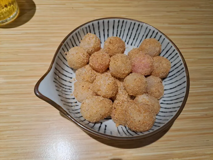 中秋夜在「家蚋子」特別點「花好月圓」。我說這道到底什麼呢?好奇,結果是.....