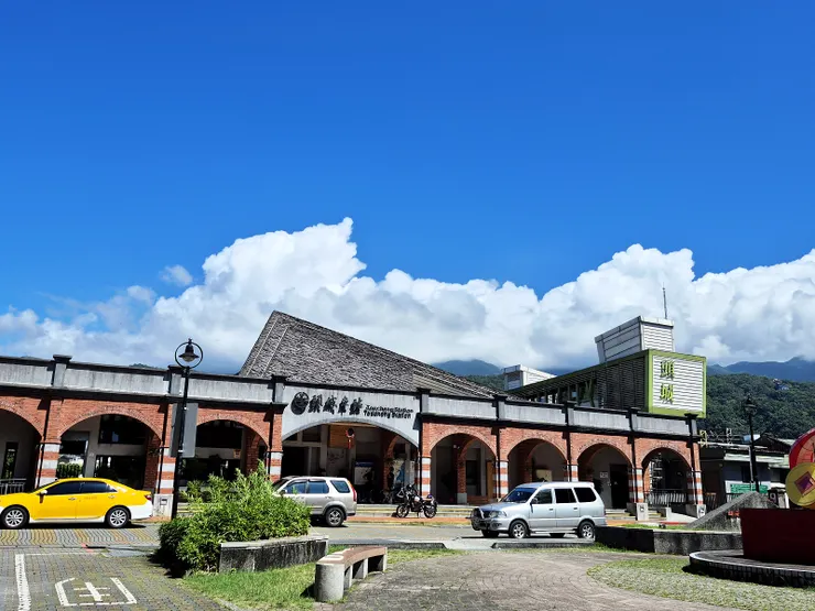 由台北搭自強號至頭城，在頭城吃早餐順便外帶中午行動糧，再坐區間車折返外澳。