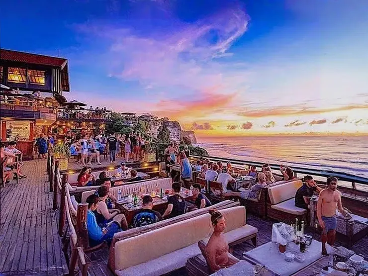 Single Fin 懸崖酒吧