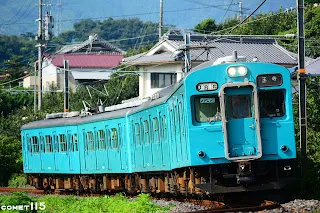 早晨通勤時段連結成四輛編組