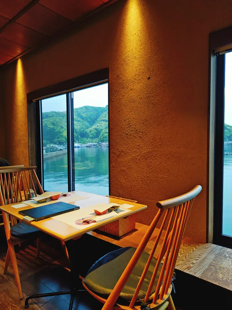 「鮨割烹 海宮」