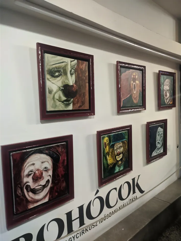 馬戲團裡面的小丑畫