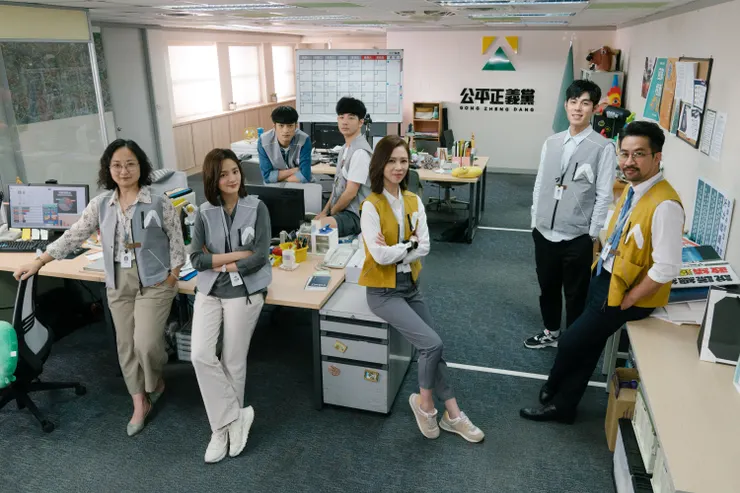 還沒追劇的朋友,快加入公正黨文宣部快樂夥伴的行列!