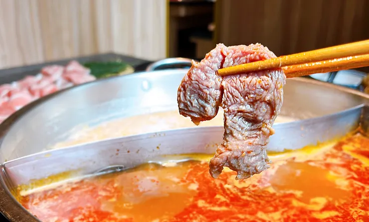 桃園青埔美食【怎麻辣頂級鴛鴦火鍋】麻辣鍋推薦