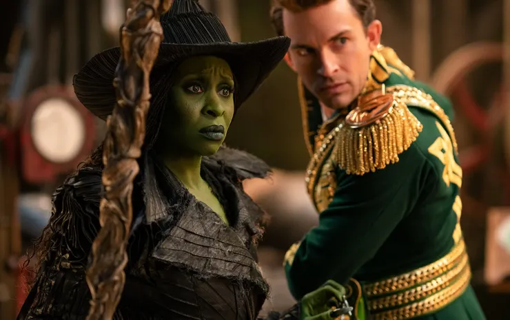 最後，費耶羅選擇站在艾法芭這一邊。